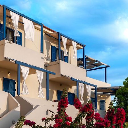 Agnadi Blue Apartments Diakofti Exteriér fotografie