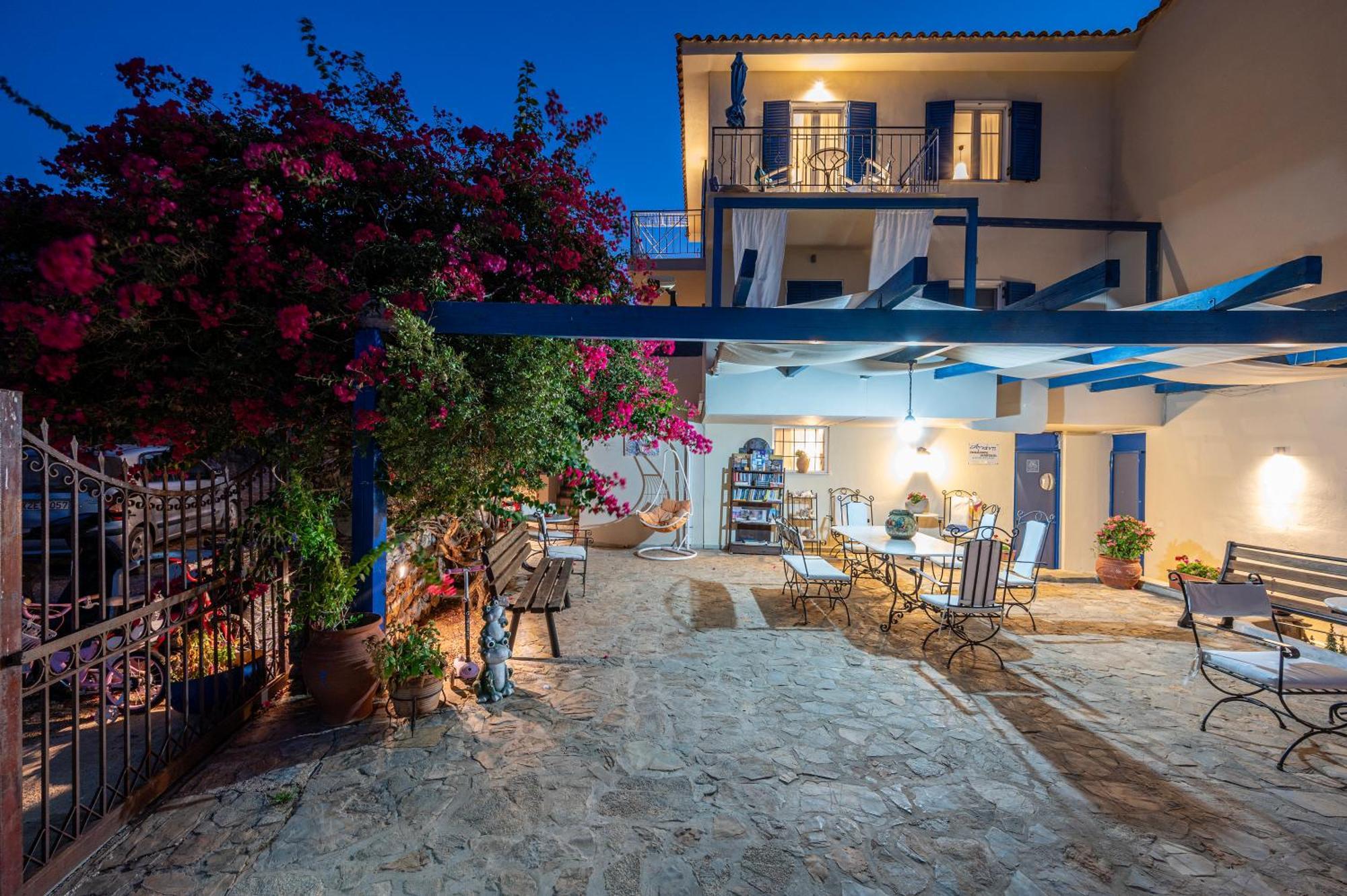 Agnadi Blue Apartments Diakofti Exteriér fotografie