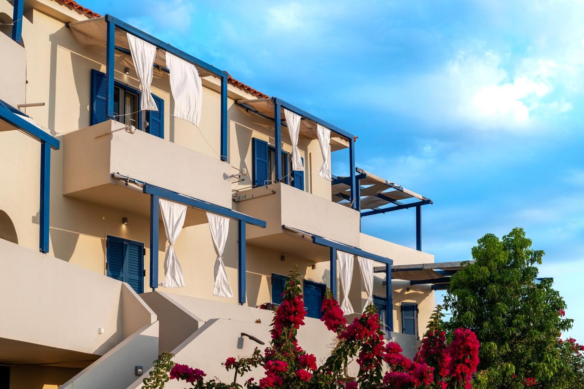Agnadi Blue Apartments Diakofti Exteriér fotografie