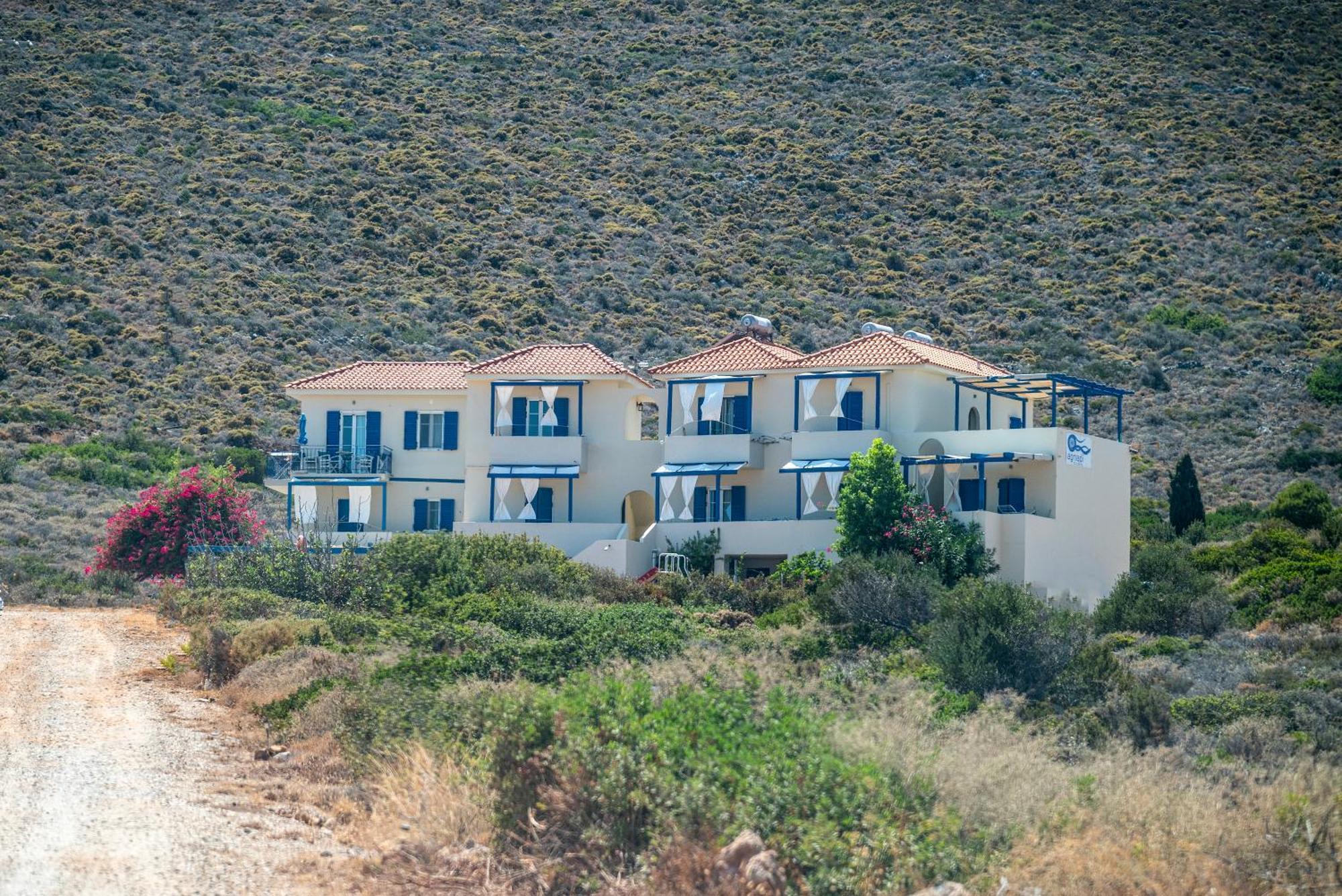 Agnadi Blue Apartments Diakofti Exteriér fotografie